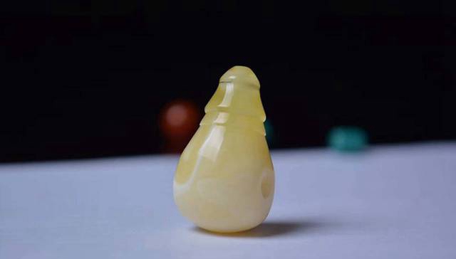 原石蜜蠟怎么看真假，掌握蜜蠟鑒別方法很重要