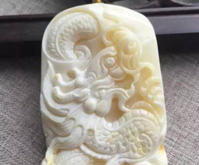 白色蜜蠟好嗎，我就問你白富美你喜不喜歡？