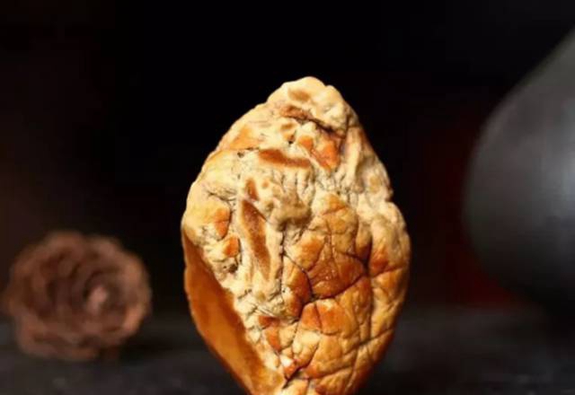還在問蜜蠟什么味道，搓兩下不就知道了！