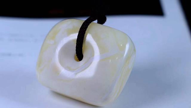 藏扣蜜蠟怎么樣，藏扣蜜蠟值得大家購買嗎？