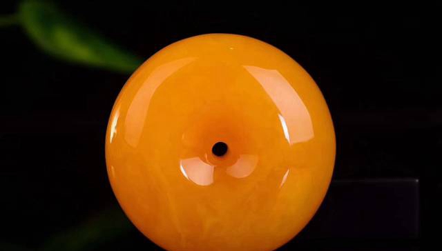 紅蜜蠟價格如何？影響紅蜜蠟價格的因素有哪些