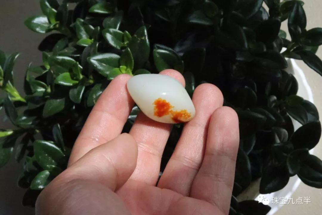 紅皮籽料價格【一克萬元的紅皮籽料，你覺得值嗎？】