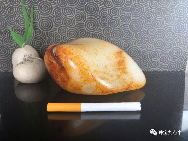 紅皮籽料價格【一克萬元的紅皮籽料，你覺得值嗎？】