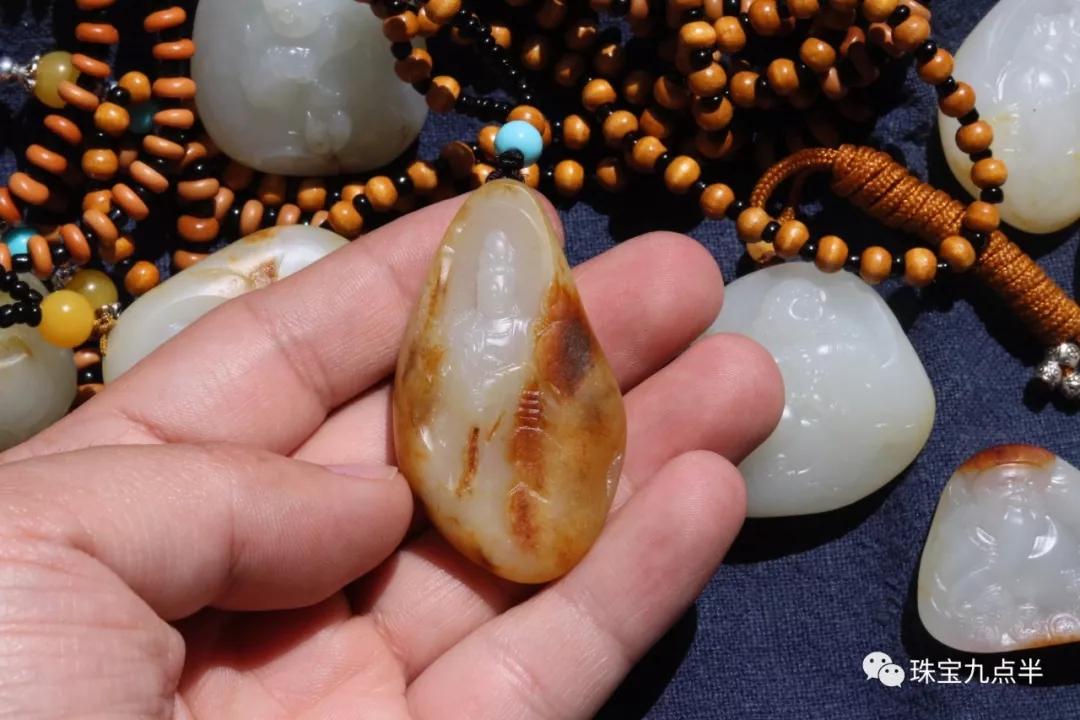 紅皮籽料價格【一克萬元的紅皮籽料，你覺得值嗎？】