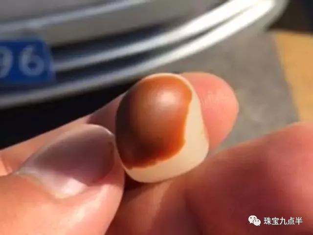 紅皮籽料價格【一克萬元的紅皮籽料，你覺得值嗎？】