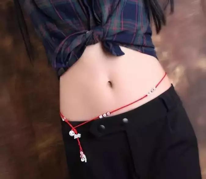 女性時尚簡約首飾-首飾這樣戴 修飾短脖子遮擋肉手臂！