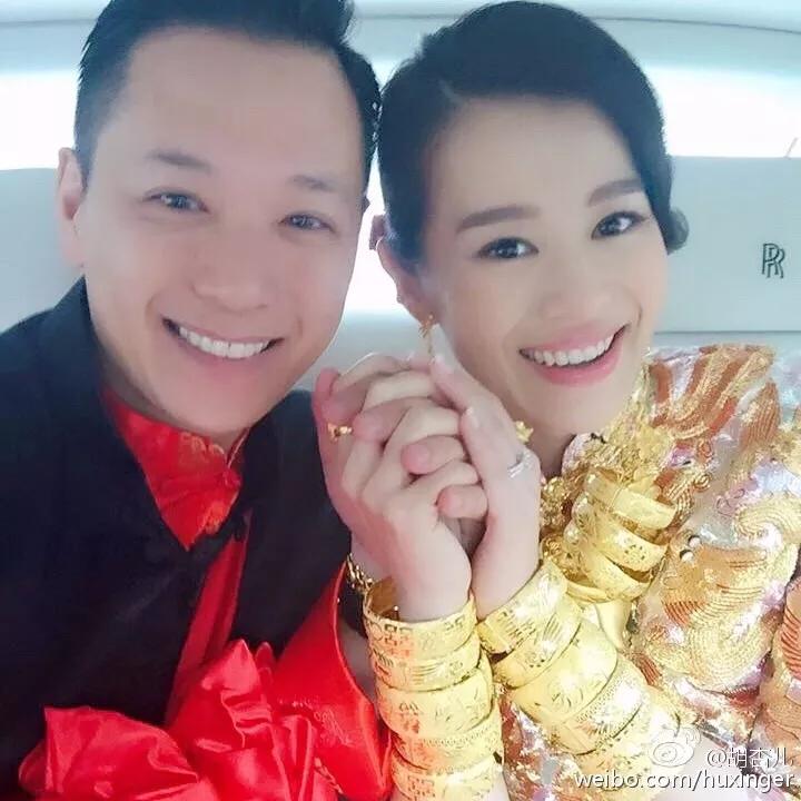 新娘戴80只手鐲出嫁！南北方的婚嫁珠寶有什么差異？