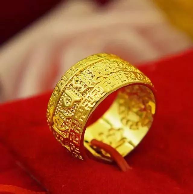 高仿黃金首飾難辨認?高仿黃金首飾辨別，一招教你分辨“假黃金”!