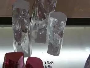 如何區分鉆石及其仿制品【分辨鉆石和仿制品】