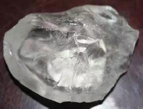 如何區分鉆石及其仿制品【分辨鉆石和仿制品】