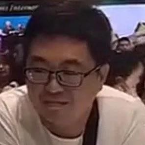 手鐲摘不下去了怎么辦？女生戴手鐲疼成表情包，怎樣才能優雅的把它摘下來？