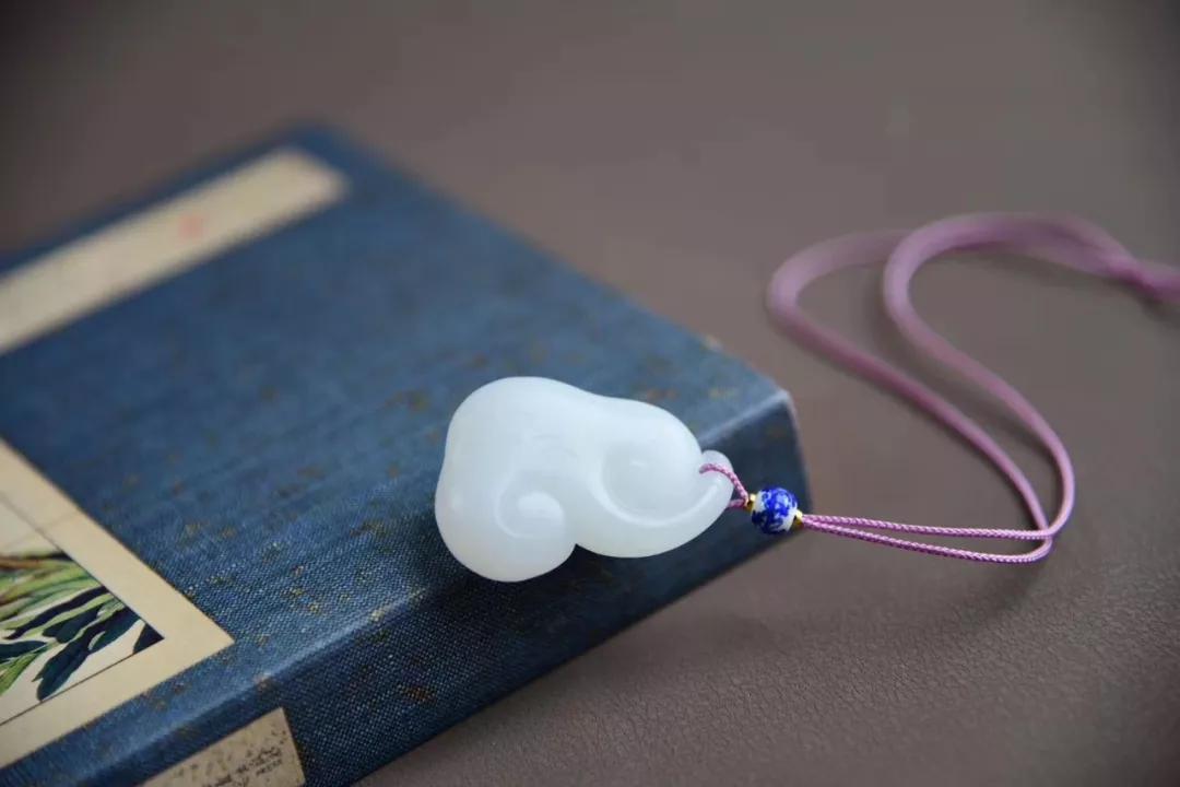 什么玉墜好？玉石最佳造型：如意紋