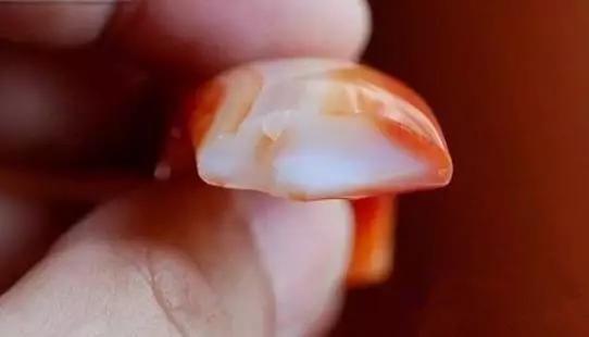 假瑪瑙佩戴會變色么？假瑪瑙佩戴不僅掉價，嚴重的還會“掉命”