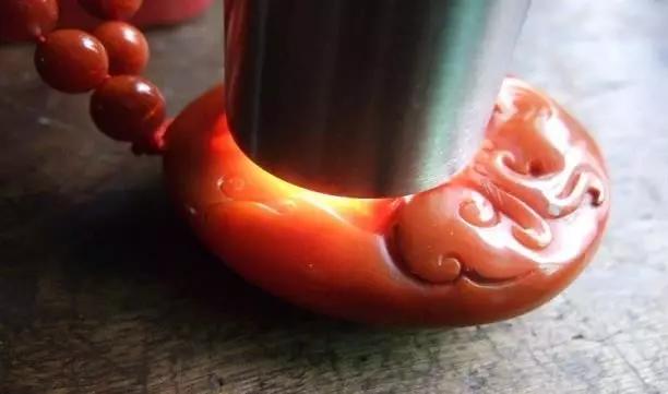 假瑪瑙佩戴會變色么？假瑪瑙佩戴不僅掉價，嚴重的還會“掉命”