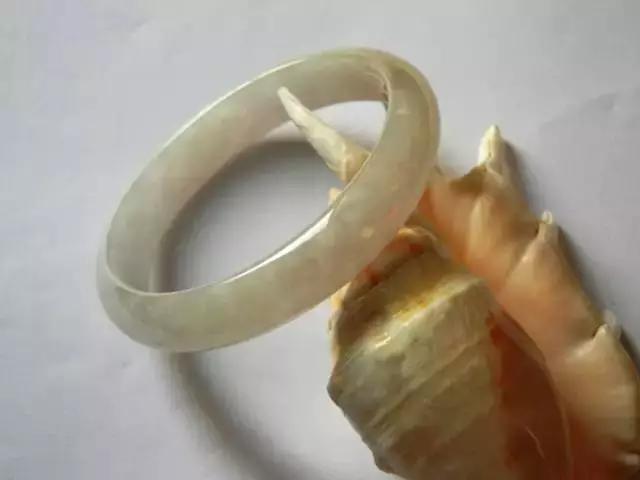 假瑪瑙佩戴會變色么？假瑪瑙佩戴不僅掉價，嚴重的還會“掉命”