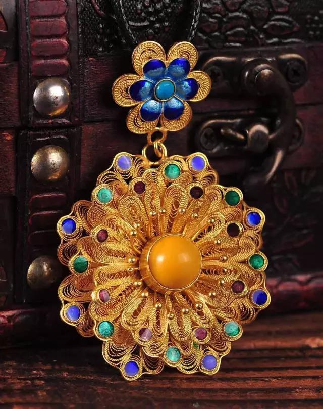 花絲鑲嵌圖片-花絲鑲嵌工藝圖片