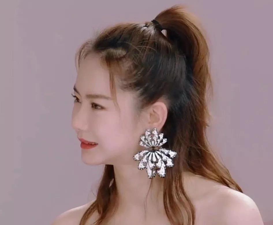 為什么有的人戴大耳環？大耳環適合什么臉型