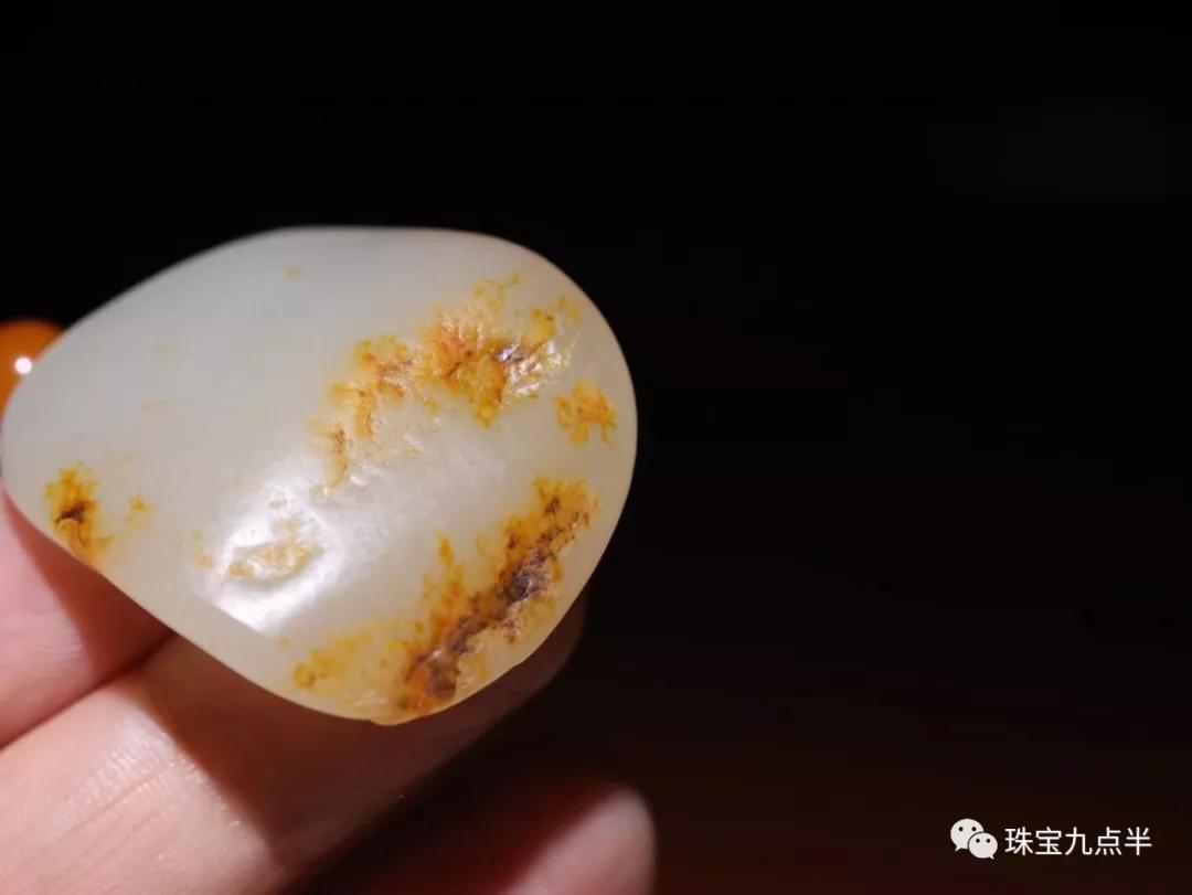 和田籽料年糕料特點？ 和田玉新手老手有很多區別