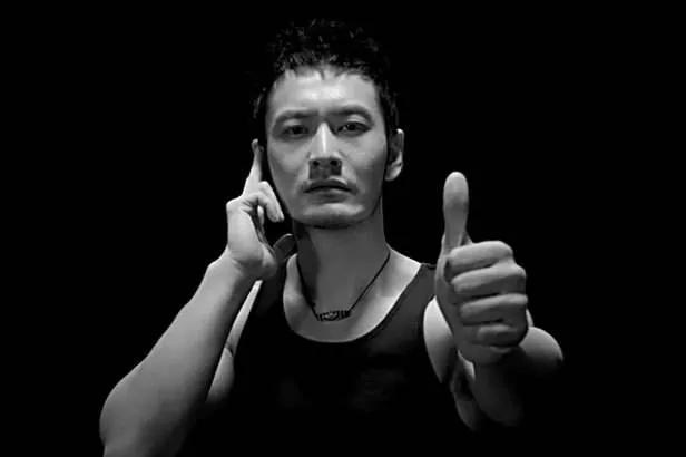 藏族苗族蒙古族的妹子，戴那么重的珠寶頸椎還好么？民族首飾