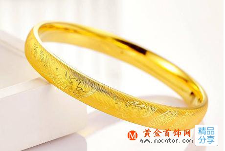 玉鐲和黃金手鐲哪個值得買？手鐲買黃金還是玉的好？
