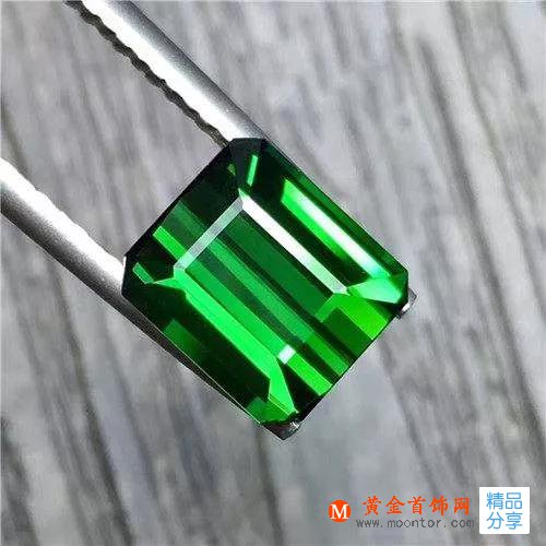綠碧璽多少錢一克拉？綠碧璽那種綠最值錢？