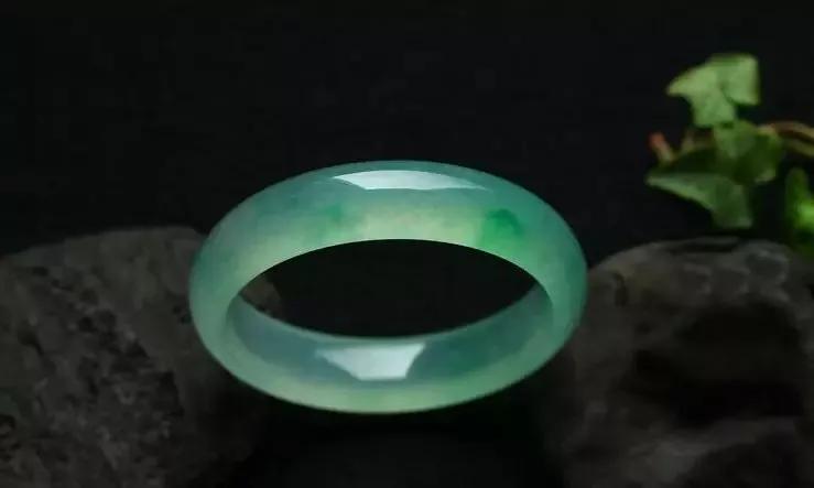 鐲子變形了怎么辦？金銀鐲不易變形的款式推薦？