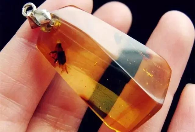 天然蜜蠟什么樣的最好？怎樣辨別蜜蠟的好壞
