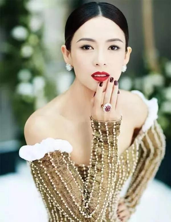 戒指的疊戴方法技巧，正確挑選適合疊戴的戒指