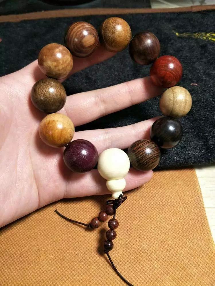 你戴的手串是佛教的還是道教的？念珠不等于佛珠，念珠佛珠哪種適合