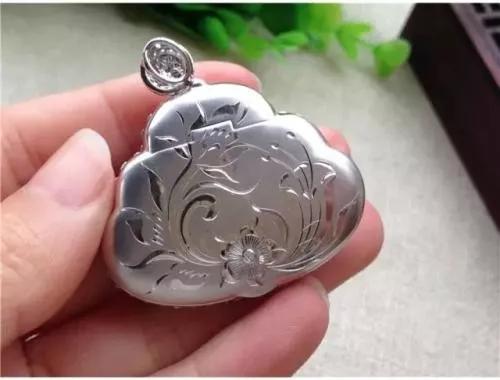 百萬翡翠竟然是拼的？垃圾玉用陰招，秒變帝王綠！