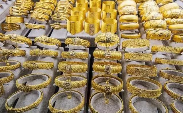 為什么說不要在店里試戴黃金手鐲？知情人說出了背后的貓膩……