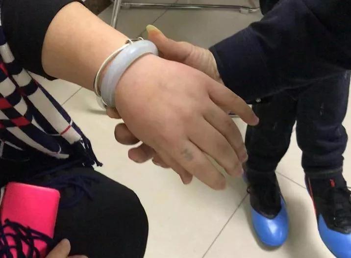 手鐲取不下來可以敲碎嗎？這些首飾不卡手，手鐲取不下來有妙招圖