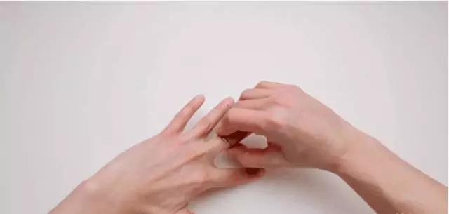 戒指拔不下來怎么辦？5種方法教你輕松解決！