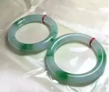 買玉鐲怎么選?如何購買玉手鐲