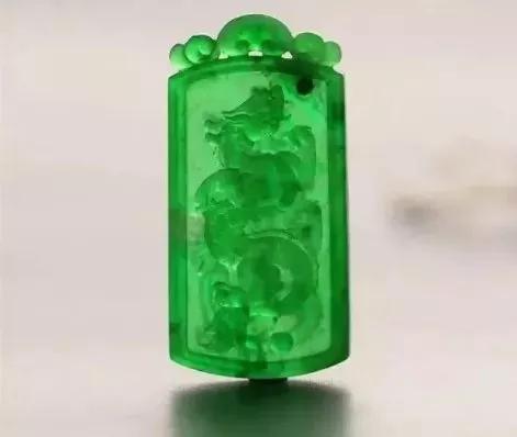 買玉鐲怎么選?如何購買玉手鐲