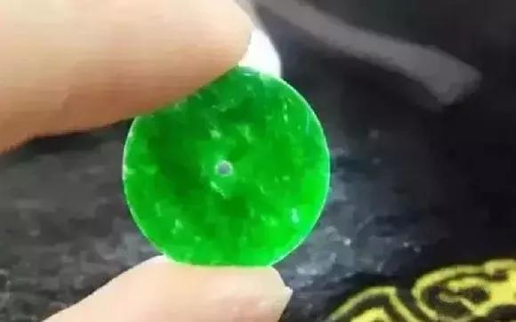 翡翠鑲嵌款式，你買對了嗎？翡翠鑲嵌注意事項