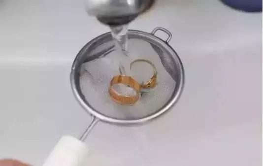 黃金首飾舊了臟了怎么辦？不防試試這8個妙招！
