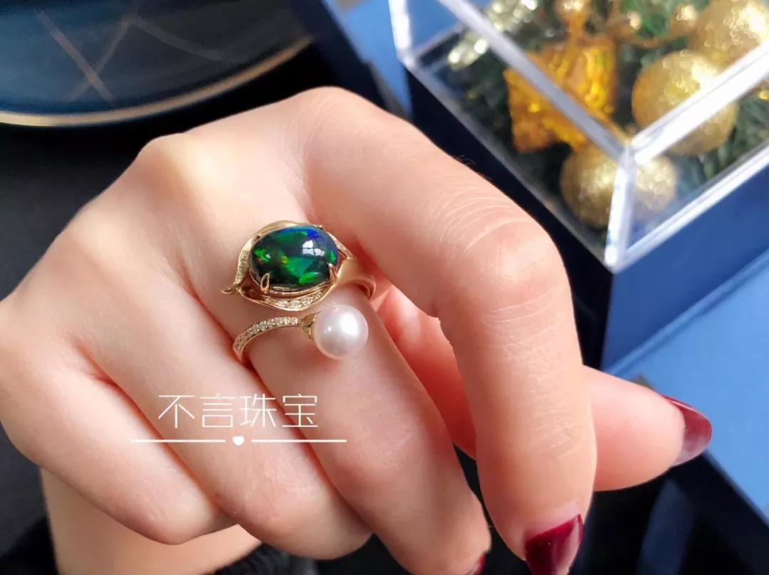 周x生戒指5月斷3次退換遭拒？客戶的首飾為什么老壞？