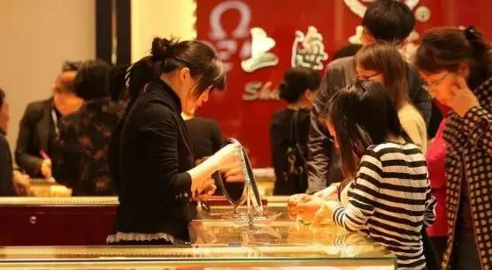黃金首飾，如何辨別“翻新金”？行家教你“小妙招”，趕快試試吧