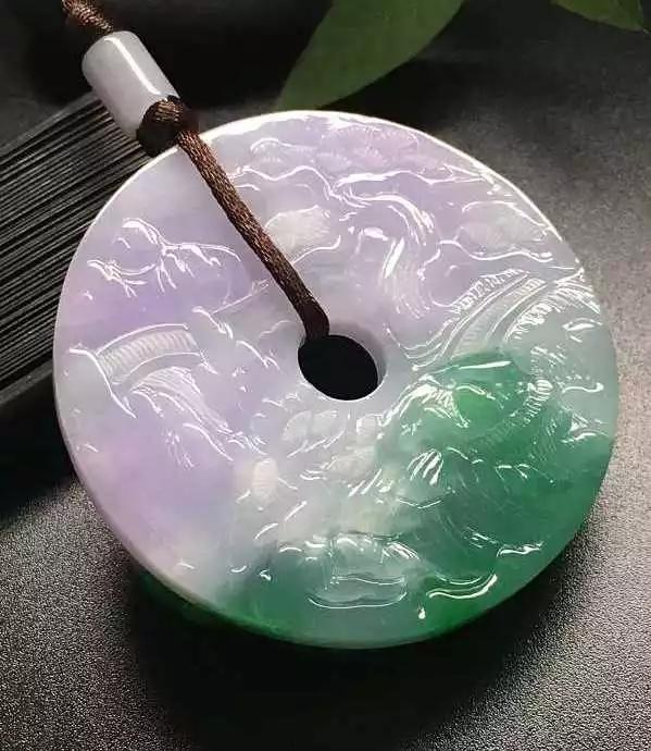 翡翠的顏色大全-翡翠竟然有108種顏色！到底什么顏色最好？