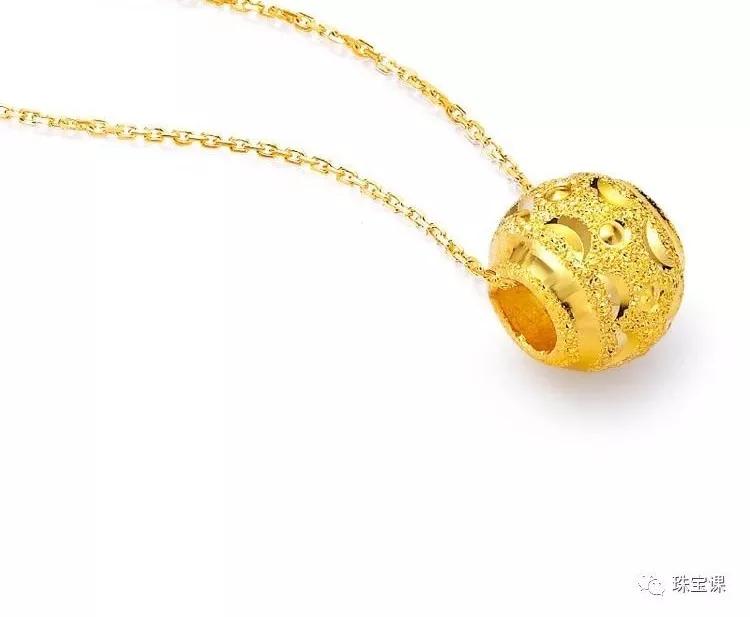 男士戴招桃花，女士戴得恩寵？黃金吊墜你選對了嗎？
