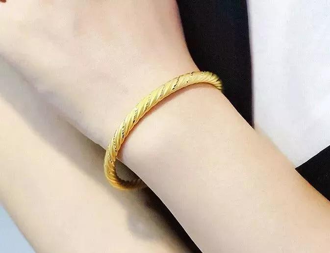 糾結！金手鏈、金手鐲到底該買哪一個？看完秒選~