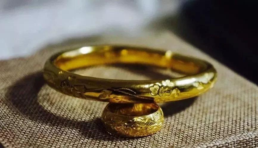 糾結！金手鏈、金手鐲到底該買哪一個？看完秒選~