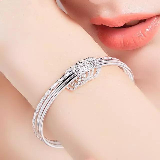 為什么女性要佩戴手鐲？這是我聽過最好的答案
