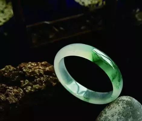 這10種首飾不能24小時天天戴！連洗澡做飯時都不摘下，等著壞吧！