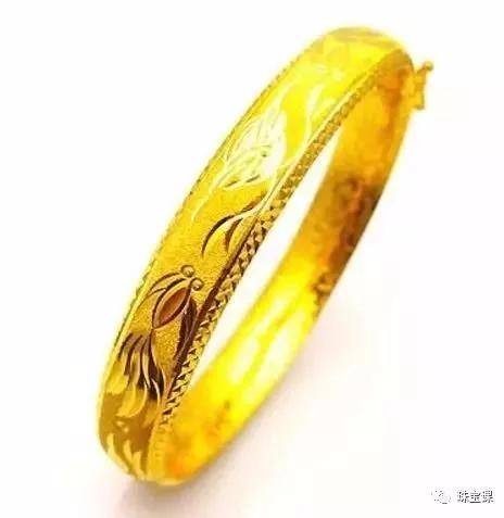 黃金手鐲花紋寓意大全 | 陳妍希與胡杏兒中式婚禮最惹眼！
