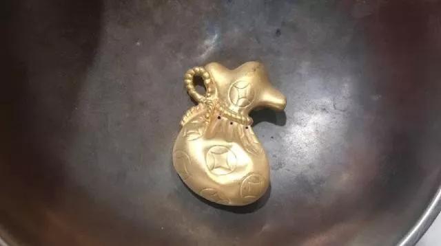 硬金3大致命傷，你不懂就敢足金換硬金？導購不說，很多人吃虧！
