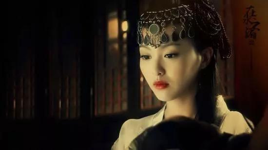 紅繩只有青樓女子才戴？千萬別信！腳鏈、腰鏈的禁忌其實是…