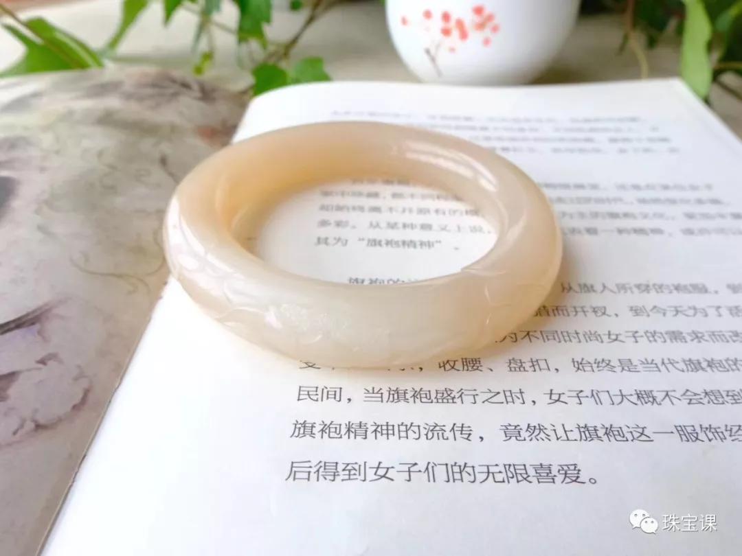 和田玉越白越好？買玉就買羊脂玉？你想錯過多少好東西.....