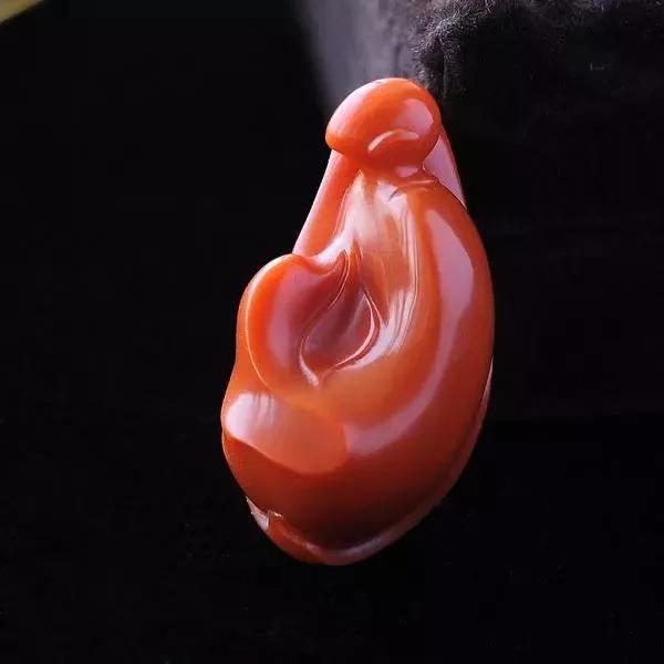 市場中的這4種玉鐲90%都是假的，看見之后最好躲遠點！